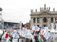 сильвио берлускони лично возглавил массовую демонстрацию в свою поддержку